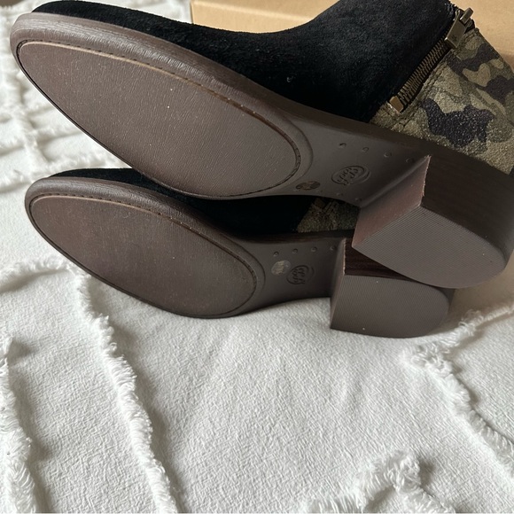• NIB! • Lucky brand Basel camo army black ankle boots booties - Picture 5 of 7